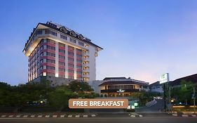 Hotel Santika Premier Semarang